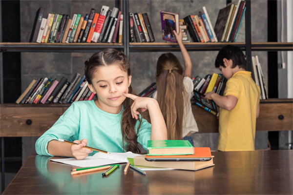 重庆幼师职业学校老师解读：学幼师有用吗