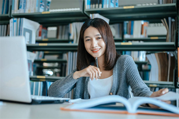 成都会计学校