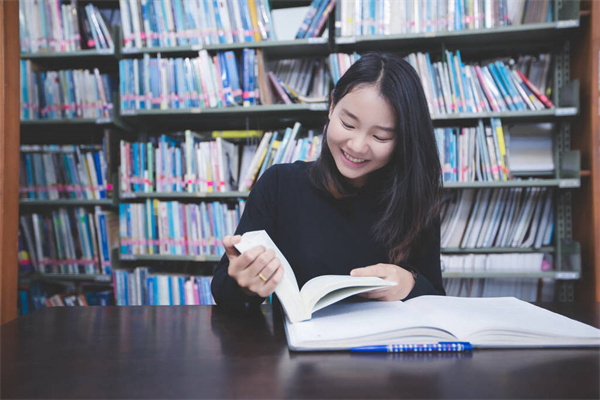 成都铁路卫校学生食堂