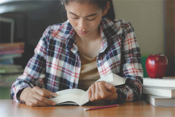 重庆卫校护理专业要学多少年