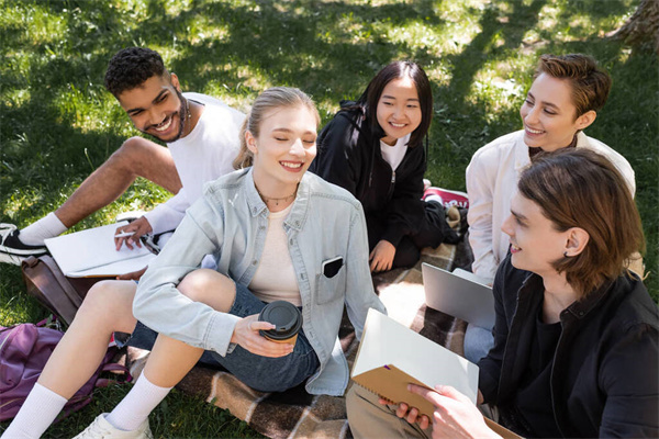 铜仁工业学校2020年学费